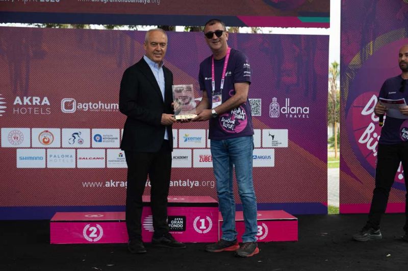 AKRA Gran Fondo’da pedallar dostluk için döndü (12).jpg
